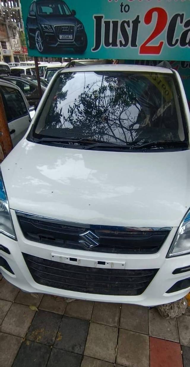https://images10.gaadi.com/usedcar_image/4611885/original/processed_ae76ff16f782c317374704e96c411e2c.jpeg?imwidth=6400