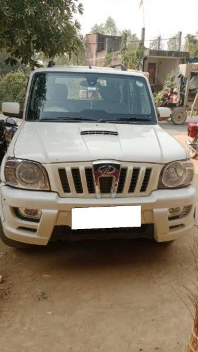 https://images10.gaadi.com/usedcar_image/4611940/original/processed_e85aa69a-963c-476a-adf6-c848bb855375.jpg?imwidth=6400
