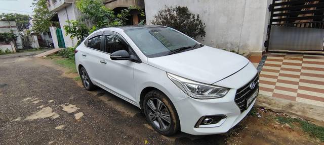 https://images10.gaadi.com/usedcar_image/4611946/original/processed_73077ed9-c976-452d-bfb8-007ce6eae6ba.jpg?imwidth=6400