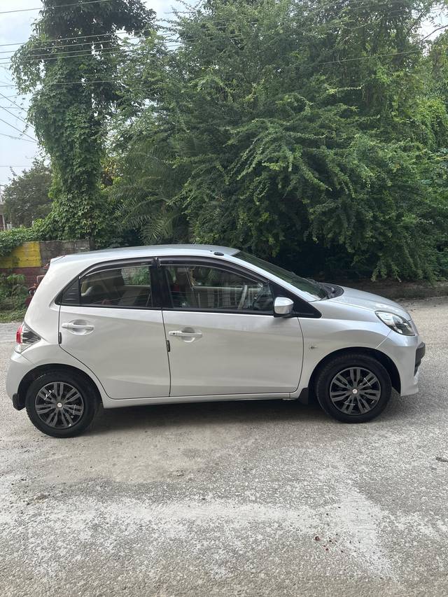 https://images10.gaadi.com/usedcar_image/4611947/original/4a133b7b83e71b5b37957a9384e246c6.jpg?imwidth=6401