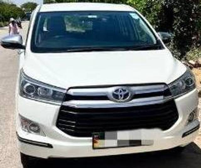 https://images10.gaadi.com/usedcar_image/4612003/original/processed_e551d735-2a72-4db8-85f4-fbb2550d41ba.jpeg?imwidth=6402