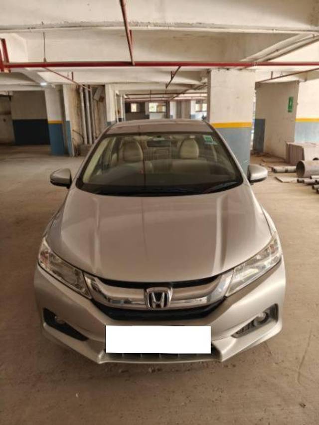 https://images10.gaadi.com/usedcar_image/4612027/original/processed_8cfc1e61-baa3-469a-a03c-60546084d2b2.jpg?imwidth=6400