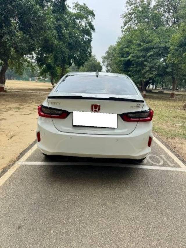 https://images10.gaadi.com/usedcar_image/4612062/original/processed_488ca822-1fb4-41cf-a04d-ee0287d83915.jpeg?imwidth=6402