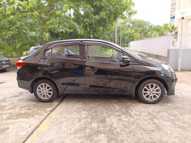 https://images10.gaadi.com/usedcar_image/4612071/original/processed_2878e390b35aab7f335434897a94c68e.jpg?imwidth=6401