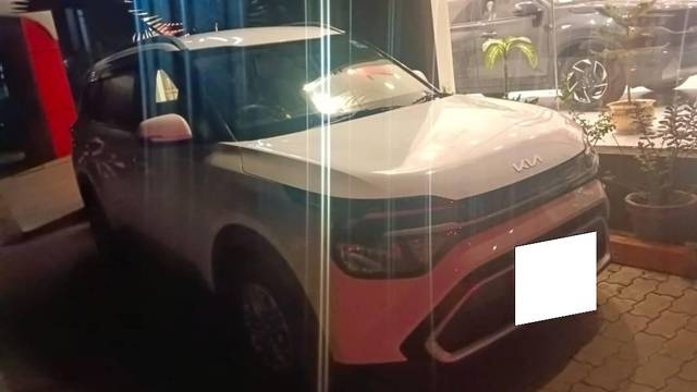 https://images10.gaadi.com/usedcar_image/4612072/original/processed_67e11bb9-c13c-4e9a-bec5-0c02722b7d73.jpg?imwidth=6400