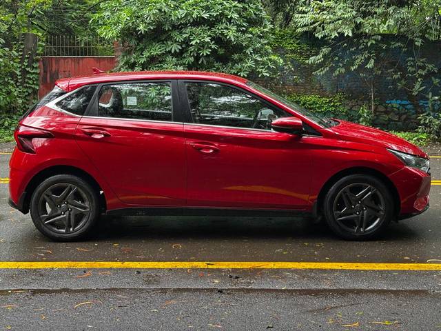 https://images10.gaadi.com/usedcar_image/4612077/original/0d075704ec03c7270a5bf105d9394512.jpg?imwidth=6401