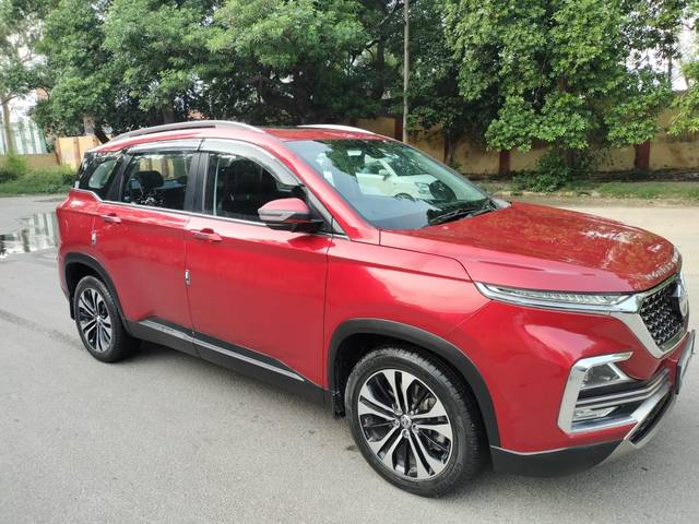 https://images10.gaadi.com/usedcar_image/4612079/original/65e37058230f541317672cb5220cc988.jpg?imwidth=6400