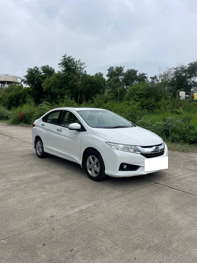 https://images10.gaadi.com/usedcar_image/4612095/original/processed_aaaa64305e9e186f7876a1e24d4858e5.jpg?imwidth=6400