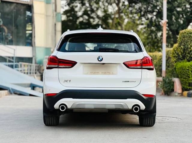 https://images10.gaadi.com/usedcar_image/4612155/original/processed_04af7d8a193bcb23c1c59cac9cc10f0b.jpg?imwidth=6401
