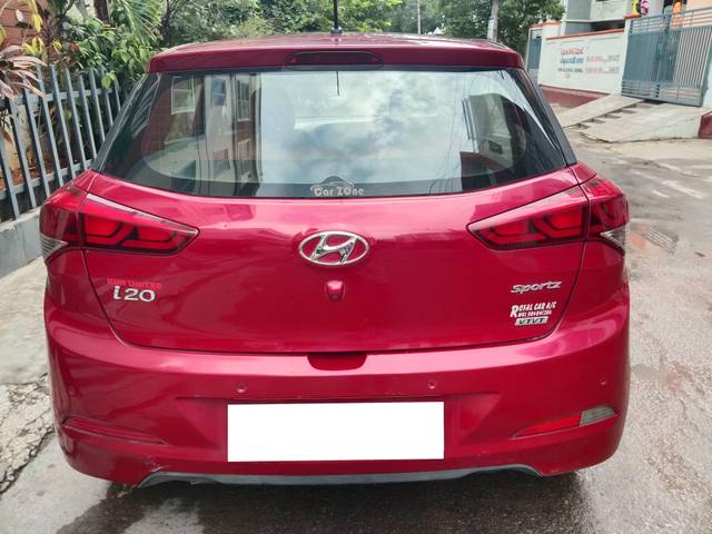 https://images10.gaadi.com/usedcar_image/4612157/original/processed_8b7ff8d2a5b64e4997d9cd6590a929d7.jpg?imwidth=6401