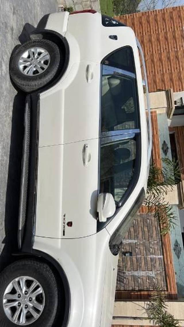 https://images10.gaadi.com/usedcar_image/4612165/original/processed_71b4b772-effc-4e54-bf4a-c788ef5c745a.jpg?imwidth=6402