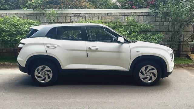 https://images10.gaadi.com/usedcar_image/4612167/original/b07f616b1202113c09c0b6d690909af8.jpeg?imwidth=6401