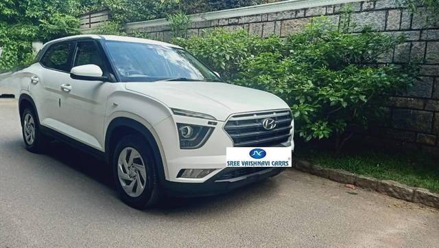 https://images10.gaadi.com/usedcar_image/4612167/original/processed_19c86dba22bcf3b1068ae6301a66212f.jpeg?imwidth=6400