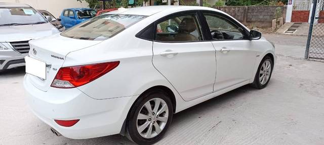 https://images10.gaadi.com/usedcar_image/4612168/original/processed_5100a51aea1ab11deac6f2be3a278280.jpg?imwidth=6401