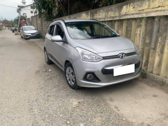 https://images10.gaadi.com/usedcar_image/4612180/original/processed_a0f1fd99-8cbd-4ecf-82eb-73b9e7b49384.jpeg?imwidth=6400