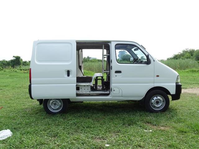 https://images10.gaadi.com/usedcar_image/4612187/original/a06ade0af520569d3283ce7940a4d976.jpg?imwidth=6401