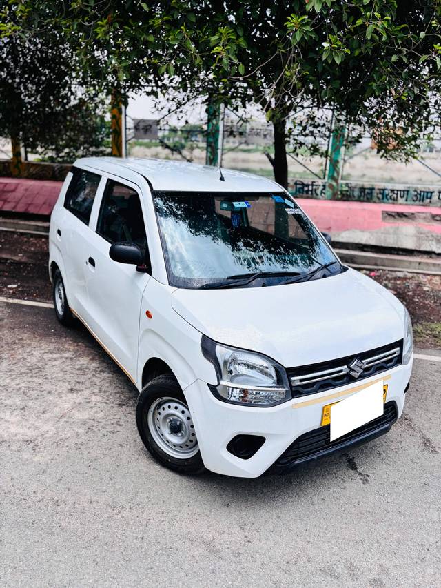https://images10.gaadi.com/usedcar_image/4612190/original/processed_2c10badcf8a29e3e809c41a6569d31fe.jpg?imwidth=6400