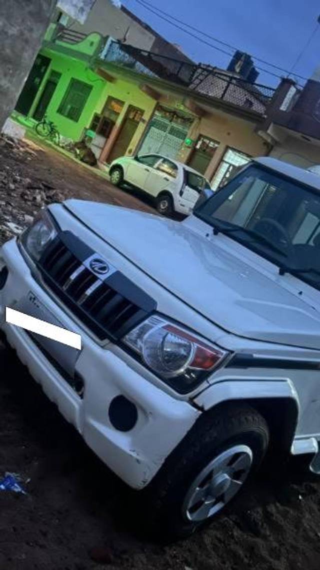 https://images10.gaadi.com/usedcar_image/4612192/original/processed_5d32c4bf-2e75-4cfc-9bcd-99c0b7e28a9d.jpg?imwidth=6402