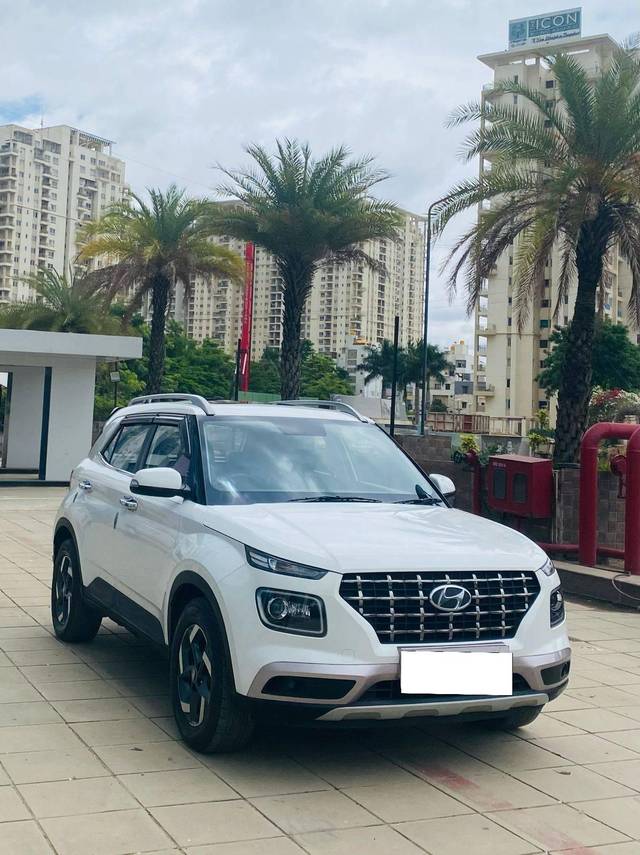 https://images10.gaadi.com/usedcar_image/4612193/original/processed_5f91d6a466baef1000b884b87702af47.jpg?imwidth=6400