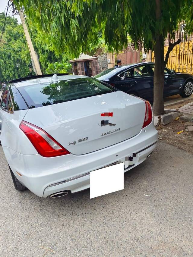https://images10.gaadi.com/usedcar_image/4612202/original/processed_07136a5c6ee597acdc0da33ef6c1945e.jpg?imwidth=6402