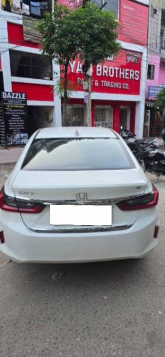 https://images10.gaadi.com/usedcar_image/4612213/original/processed_62e31d5b-1d9c-4506-b327-50834d8aa18a.jpg?imwidth=6400