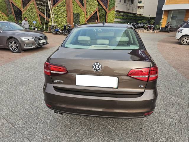 https://images10.gaadi.com/usedcar_image/4612219/original/processed_2967f0e6c5447dc768b5853b22c00f2b.jpg?imwidth=6401