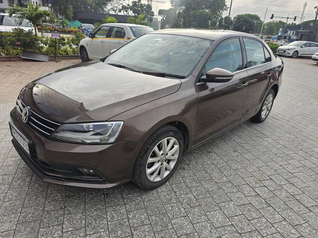 https://images10.gaadi.com/usedcar_image/4612219/original/processed_e9bebb47e75841de383d166d0ad3f87d.jpg?imwidth=6400