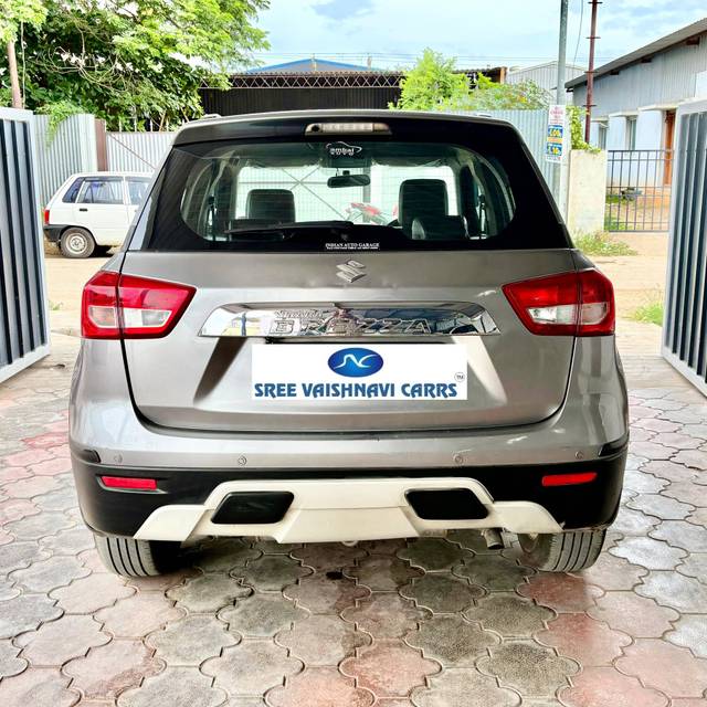https://images10.gaadi.com/usedcar_image/4612223/original/processed_d748caad456f02432496e29a49eed55f.jpg?imwidth=6401