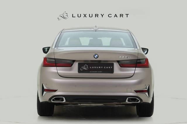 https://images10.gaadi.com/usedcar_image/4612266/original/processed_d555cba3d77115f95619351f93c89c5e.jpg?imwidth=6402