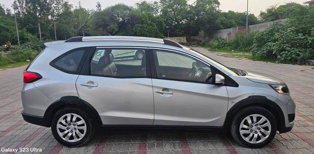 https://images10.gaadi.com/usedcar_image/4612271/original/processed_d9322fd09872df24d7fc4c049469f32e.jpg?imwidth=6401