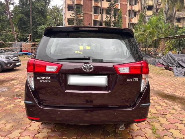 https://images10.gaadi.com/usedcar_image/4612276/original/processed_7ae0b2803939a62355a7c61eee5085a2.jpg?imwidth=6402