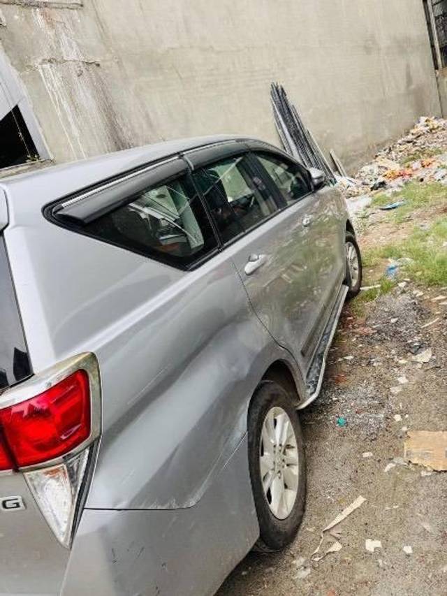 https://images10.gaadi.com/usedcar_image/4612303/original/processed_be06f53b-0ed3-4e4b-8336-d555b4dfba7a.jpeg?imwidth=6402