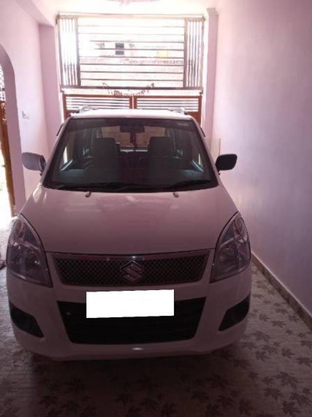 https://images10.gaadi.com/usedcar_image/4612313/original/processed_276f8c21-0291-45a0-b2cf-ad3afedb20dc.jpg?imwidth=6400