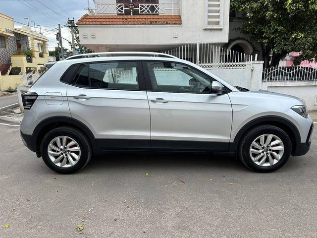 https://images10.gaadi.com/usedcar_image/4612360/original/processed_5b49374681412b992fea0f0c6975cc7f.jpg?imwidth=6401