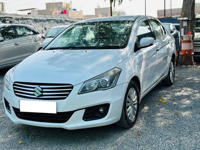 https://images10.gaadi.com/usedcar_image/4612369/original/processed_0c6b060a-e055-4643-a96a-cbb0f151581b.jpg?imwidth=6402