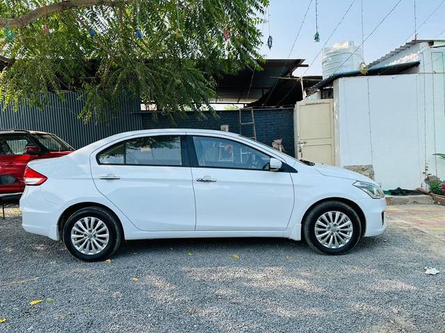 https://images10.gaadi.com/usedcar_image/4612369/original/processed_287fa4a8-fc4b-4239-92b0-c6e79d730091.jpg?imwidth=6401