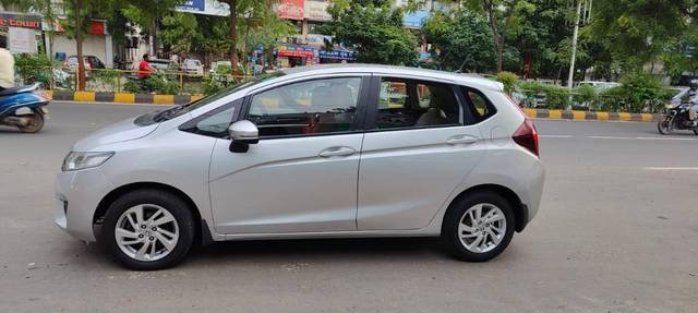https://images10.gaadi.com/usedcar_image/4612383/original/processed_d0b2cf4a-bae7-4861-a1ea-cf4e161aaf56.jpg?imwidth=6402