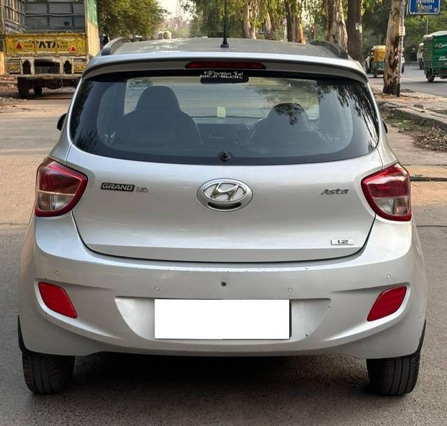 https://images10.gaadi.com/usedcar_image/4612396/original/processed_cdaf816c94196bc66159e3e1ae842a6e.jpg?imwidth=6402
