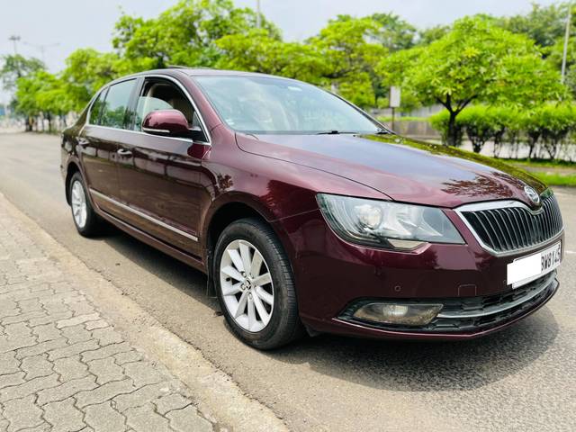 https://images10.gaadi.com/usedcar_image/4612398/original/processed_f85c7d230a008fee57f54c9a45d80d88.jpg?imwidth=6400