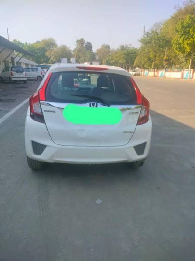 https://images10.gaadi.com/usedcar_image/4612402/original/processed_288b6c83-4d64-4bff-b673-03746f76ab1f.jpg?imwidth=6402