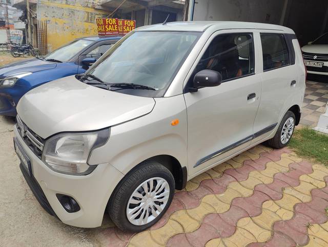 https://images10.gaadi.com/usedcar_image/4612437/original/processed_5c164d3932f77351b43dbaea5322511a.jpg?imwidth=6402