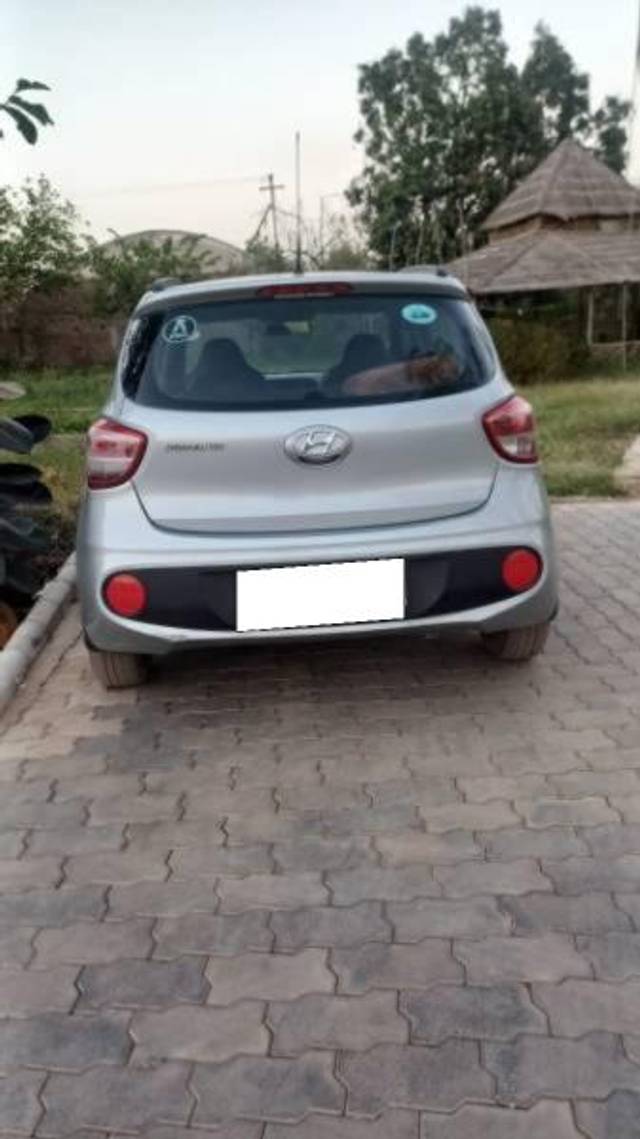 https://images10.gaadi.com/usedcar_image/4612440/original/processed_2b2c5738-7f6b-4725-befe-666b9bbcb387.jpg?imwidth=6401