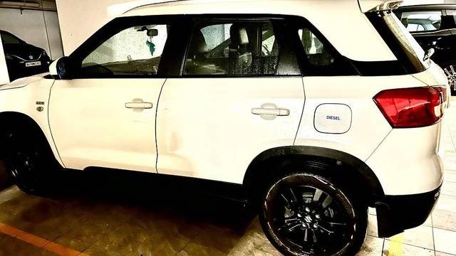 https://images10.gaadi.com/usedcar_image/4612449/original/processed_93456b43-f9b1-4d4a-ae24-19c2f2355818.jpeg?imwidth=6402
