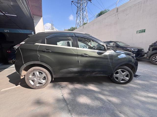 https://images10.gaadi.com/usedcar_image/4612454/original/d2735b13-b1f1-4ed8-b95b-bc23bfa5b302.jpg?imwidth=6402