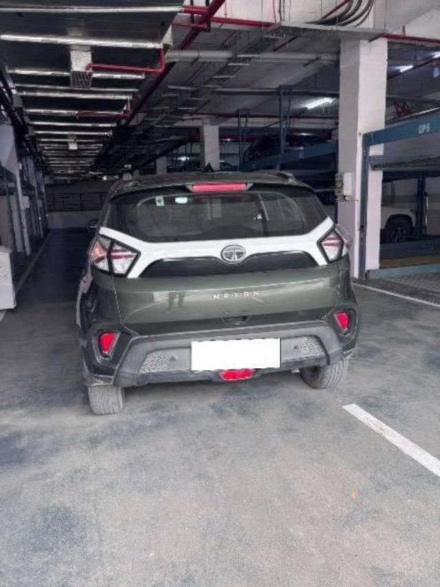 https://images10.gaadi.com/usedcar_image/4612454/original/processed_processed_3762760f-6ef7-4f26-a039-77b05dda60af.jpeg?imwidth=6401