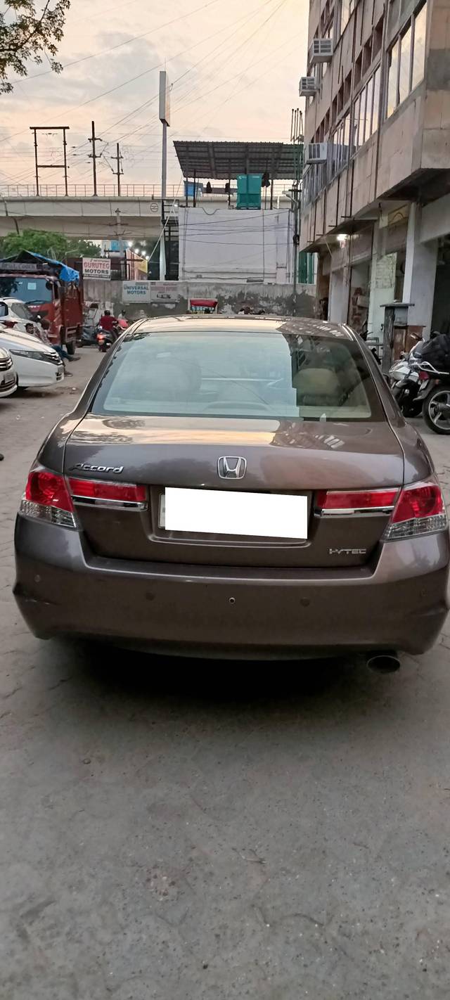 https://images10.gaadi.com/usedcar_image/4612457/original/processed_a210ff84-397f-4cb5-87e1-18bc60d8fef0.jpg?imwidth=6401