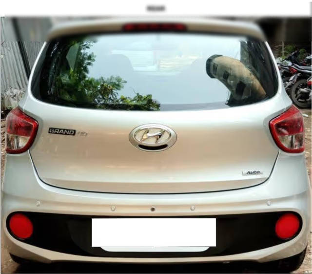 https://images10.gaadi.com/usedcar_image/4612463/original/58b78431-29dd-4a7d-8ca5-fd4c86189dd5.png?imwidth=6401