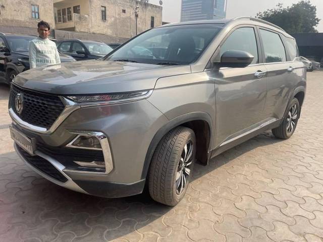 https://images10.gaadi.com/usedcar_image/4612472/original/processed_6a3f61d3-94dc-40f6-9fad-15d7c0bce323.jpeg?imwidth=6402
