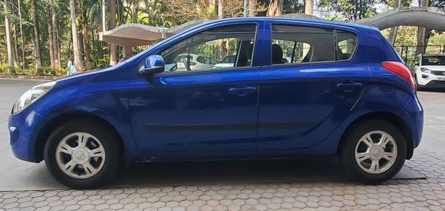 https://images10.gaadi.com/usedcar_image/4612483/original/processed_6cada06e6b27d06efea97b8c8c371484.jpg?imwidth=6402