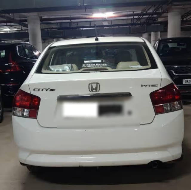 https://images10.gaadi.com/usedcar_image/4612559/original/c868b5de-7e15-4630-910f-d1020a95ba54.png?imwidth=6402